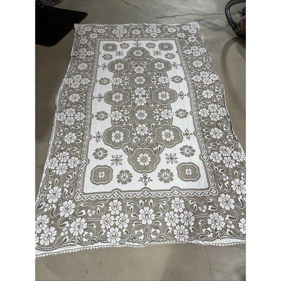Vintage White/Green Lace Overlay Tablecloth Floral Rectangle - Picture 1 of 6